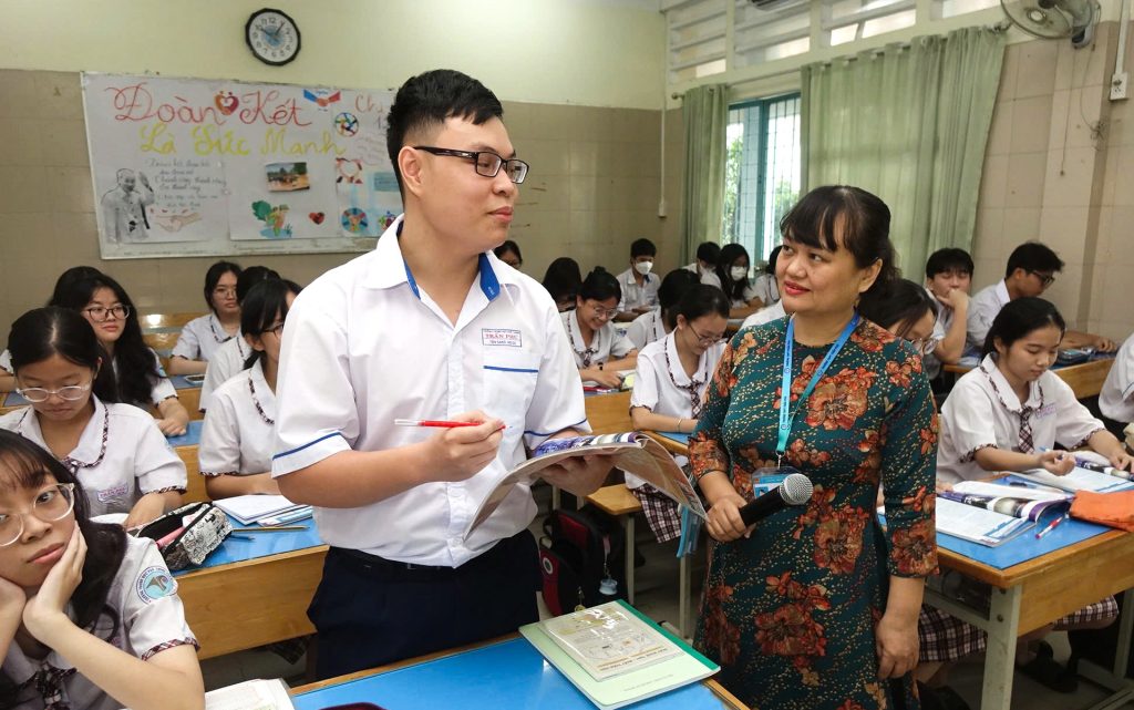 Lớp trưởng tiếng Anh là gì