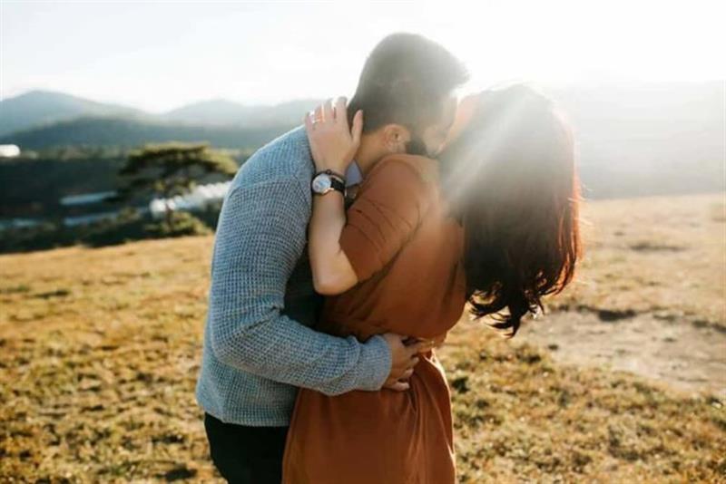 Nặng tình là gì