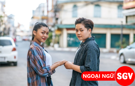 Công khai mối quan hệ tiếng Anh là gì