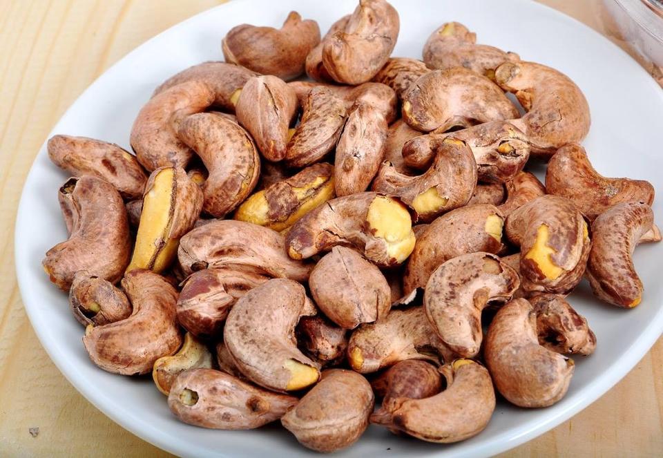 Hạt điều rang muối tiếng Anh là gì