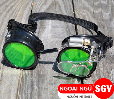 Kính bơi tiếng Anh là gì